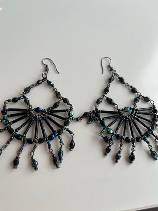 Preciosos pendientes largos estilosos de cristal