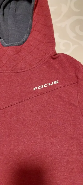 Sudadera con capucha y cremallera