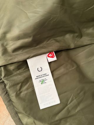 Chaqueta Fred Perry Primaloft con Capucha