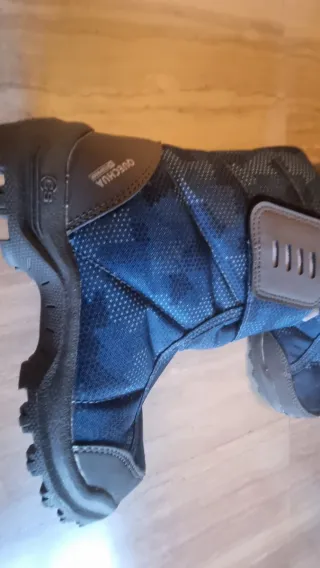 Botas de nieve Quechua niño. Usado una única vez