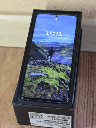 Samsung Galaxy S20+ 5G con scatola e custodia