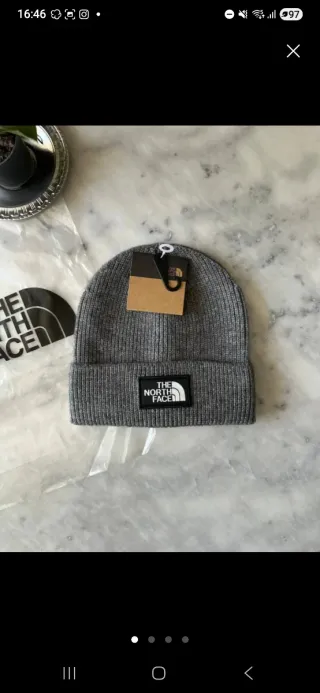 Forro Patagonia y Gorro TNF