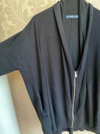 Chaqueta Zara punto cremallera oversize.