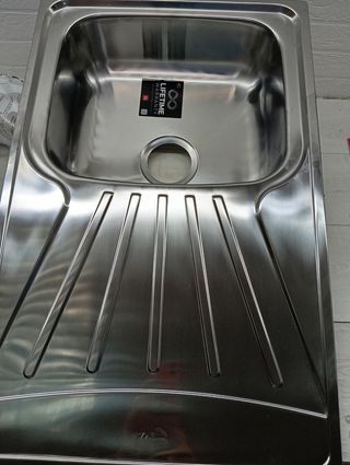 Lavando cucina in acciaio