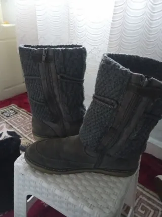 Botas Geox grises de ante y tejido