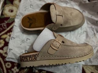 Zuecos Aethel Beige/Marrón