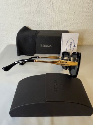 Gafas de Sol Prada Negras y Doradas