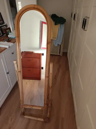 Specchio da terra in bambù