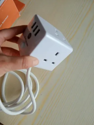 Cubo Presa 3 Tomas + 3 USB UK