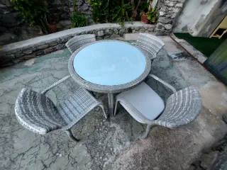 Mesa con cristal d 1 metro y 4 Sillas Exterior Mim