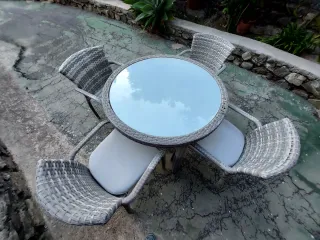 Mesa con cristal d 1 metro y 4 Sillas Exterior Mim