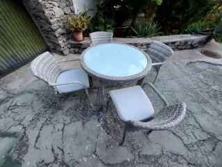 Mesa con cristal d 1 metro y 4 Sillas Exterior Mim