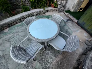 Mesa con cristal d 1 metro y 4 Sillas Exterior Mim