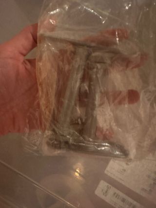 Organizador de cables Ikea.