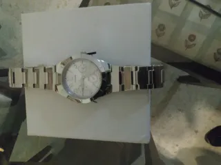 Reloj Casio Mujer Plata y Blanco