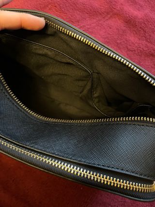 Bolso negro cuadrado