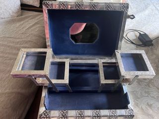 Caja joyero plateada con elefantes