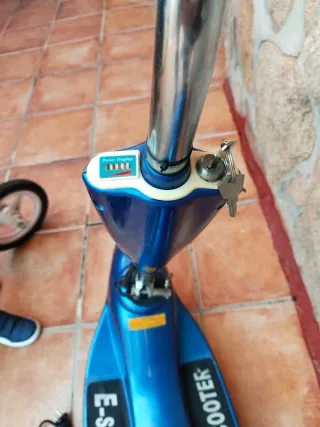 Patinete Eléctrico Vintage Azul