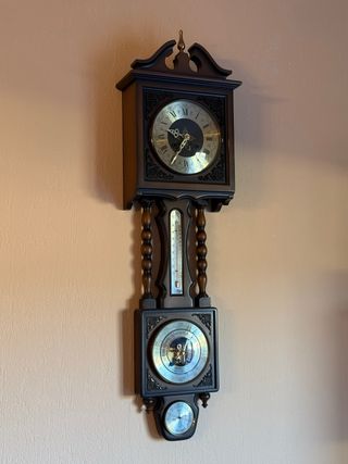 Reloj de pared con barómetro y termómetro