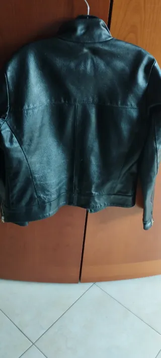 Giubbino donna in pelle nero