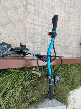 Patinete Eléctrico Modificado Red Bull