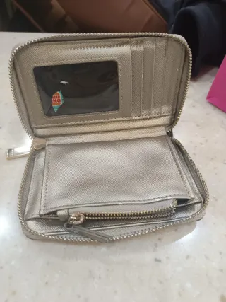 Cartera Parfois dorada pequeña