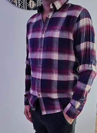 Camisa de cuadros beige y morado