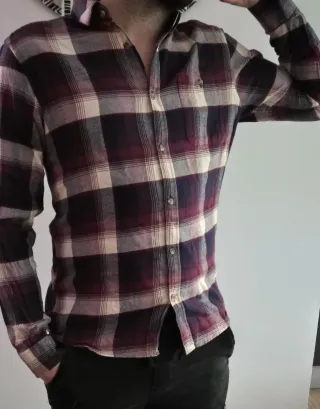 Camisa de cuadros beige y morado