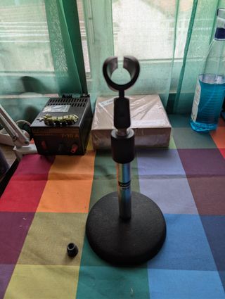 Pie y base para micrófono, fonestart