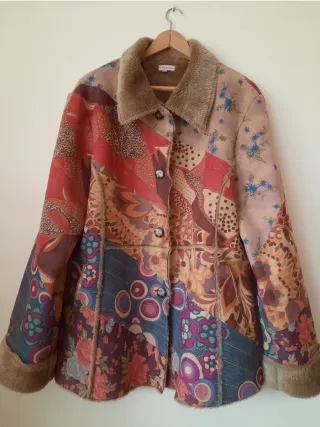 Bonita Chaqueta La Caja de Pandora Patchwork Flora