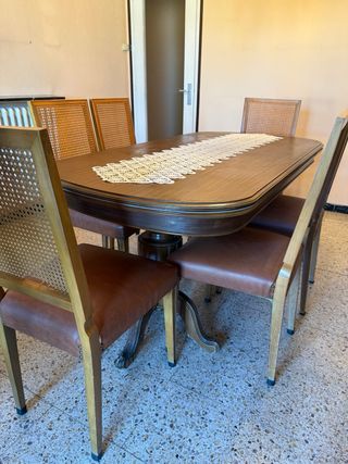 Mesa de comedor y 6 sillas