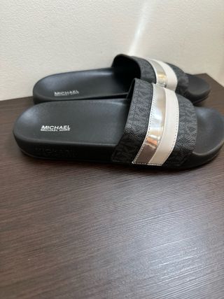 Ciabatte Michael Kors nere e argentate