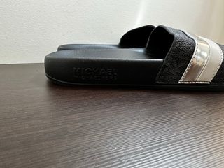 Ciabatte Michael Kors nere e argentate