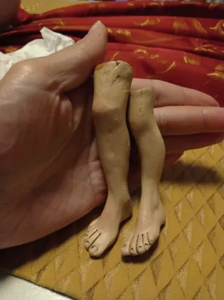 Mani e Piedi en barro policromado Angelo Napoleta