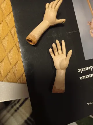 Mani e Piedi en barro policromado Angelo Napoleta