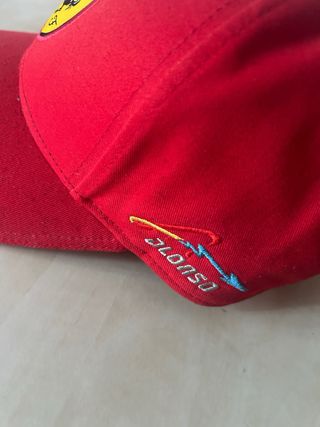 Gorra Ferrari roja Fernando Alonso nueva
