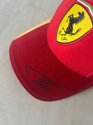 Gorra Ferrari roja Fernando Alonso nueva