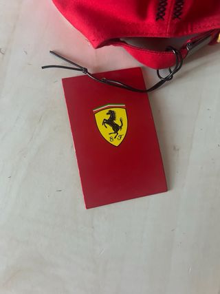 Gorra Ferrari roja Fernando Alonso nueva
