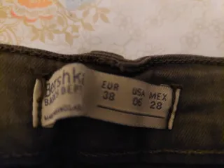 Pantalón mujer Bershka verde oliva