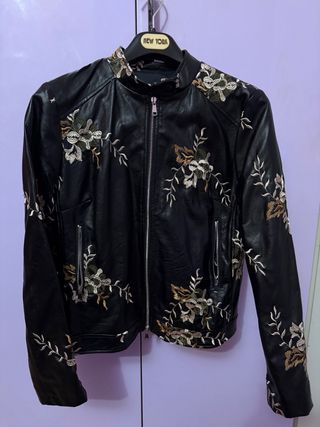 Giacchetto Biker Nero con Ricami Floreali
