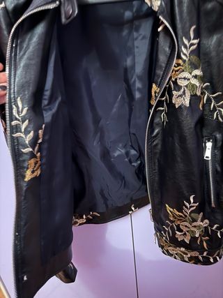 Giacchetto Biker Nero con Ricami Floreali