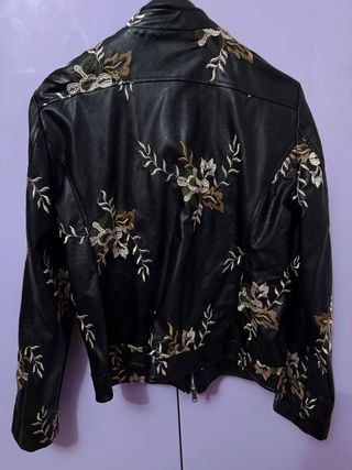 Giacchetto Biker Nero con Ricami Floreali