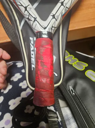 Pala de pádel Puma con funda