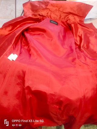 Abrigo Seda Rojo. Totalmente forrado.