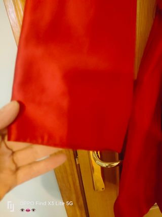 Abrigo Seda Rojo. Totalmente forrado.