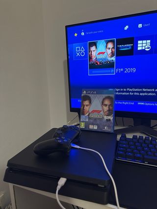 PS4 Slim + 2 Giochi + MOD