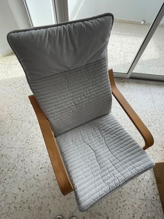 Sillón de Ikea de madera y tejido