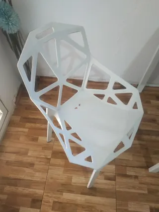 2 Sillas de policarbonato blancas