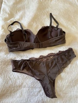 Conjunto lencería marrón encaje