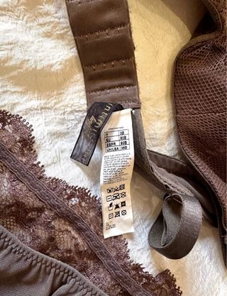 Conjunto lencería marrón encaje